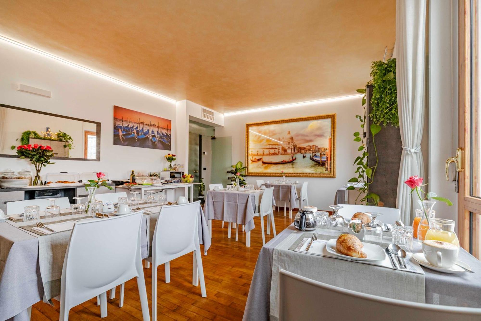 Venice Friends Bed & Breakfast *